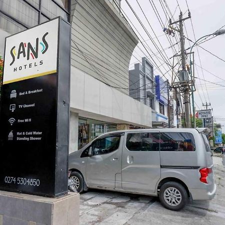 Sans Hotel Ekkon Yogyakarta Ngabean Exteriör bild
