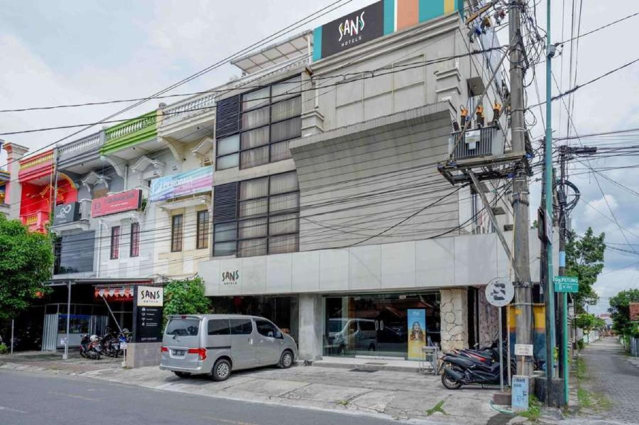 Sans Hotel Ekkon Yogyakarta Ngabean Exteriör bild